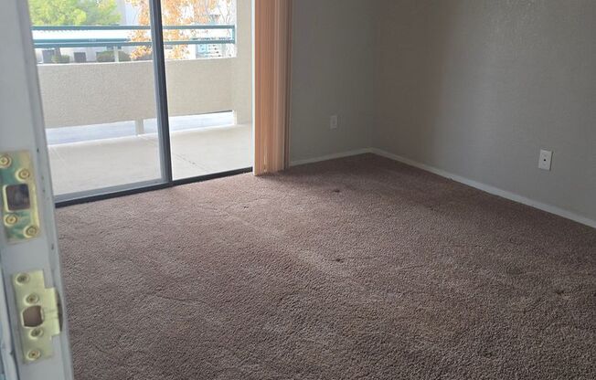 1 bed, 1 bath, $1,050, Unit Bldg. G