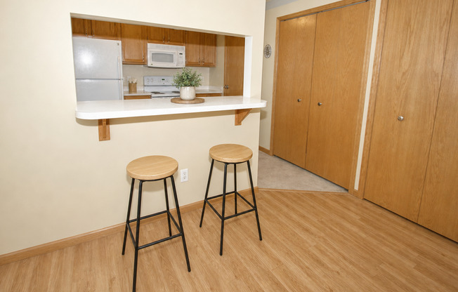2-Bedroom 1.5-Bath Home in Burnsville | Comfortable Living in a Convenient Location for $1,799/month!