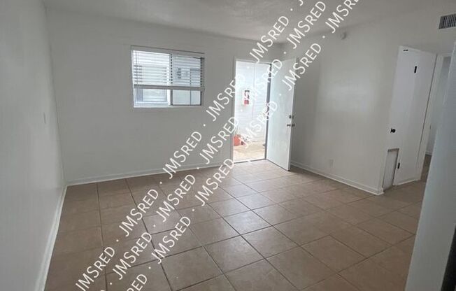 1433 S KENNETH PL