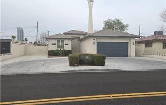 2204 VAN PATTEN PL
