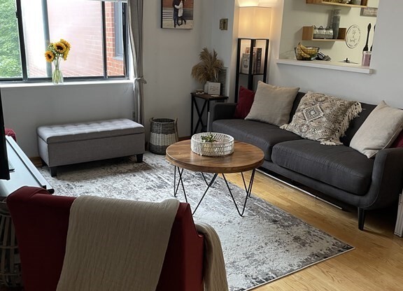 1 bed, 1 bath, 584 sqft, $2,500, Unit 411