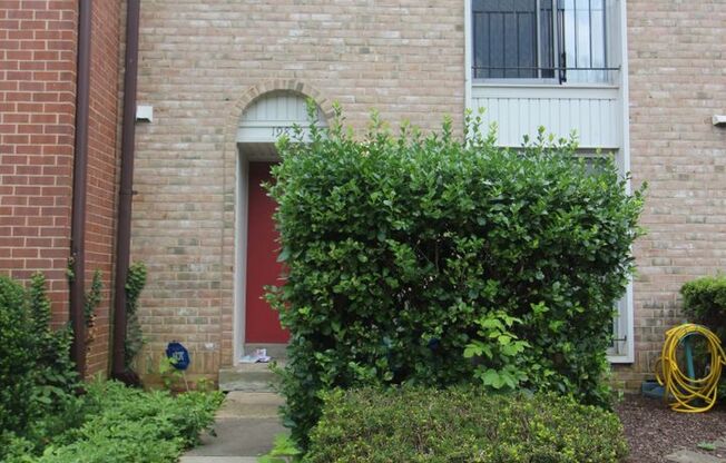 Spacious and Lovely Mt. Washington 3bd/2.5ba Townhome w/ W/D & CAC!  Available now