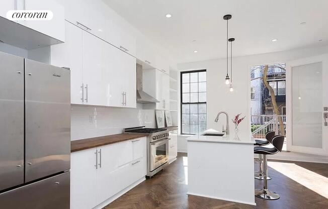 226 W 132 ST