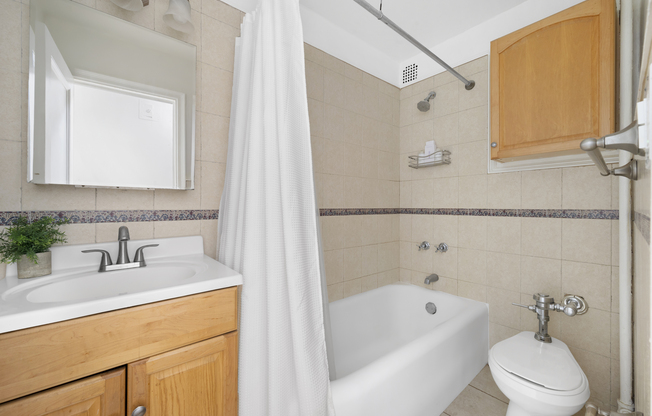 Studio, 1 bath, $2,900, Unit 6E