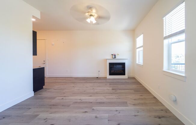 2 beds, 1 bath, 644 sqft, $1,725, Unit 1401