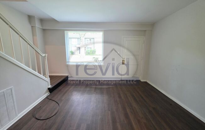 2 beds, 1 bath, 752 sqft, $995, Unit 1301-4