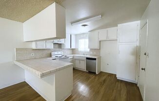 2 beds, 1 bath, $1,375, Unit Unit B