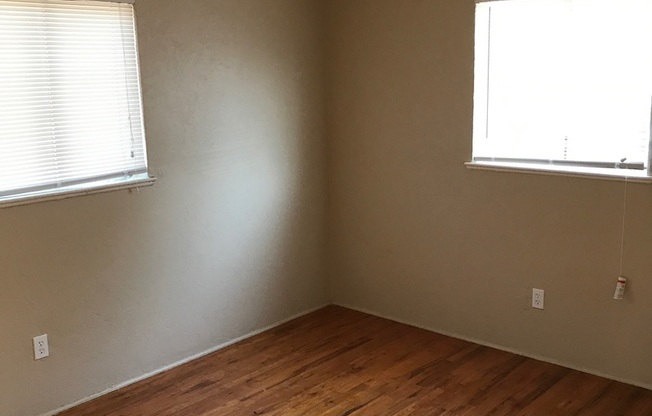 1642 S. BARDO ST. - 2 BEDROOM 1 BATHROOM - VISALIA