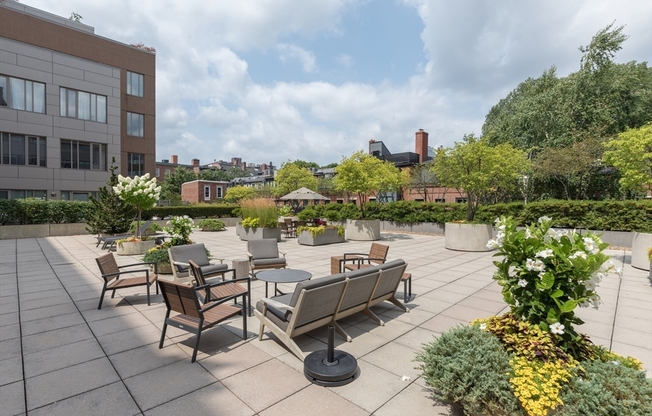 1 bed, 1 bath, 829 sqft, $4,300, Unit 210