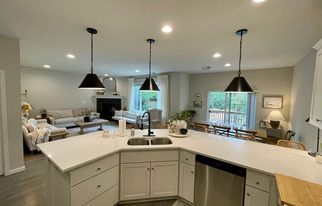 Beautiful Beaverton 5Bd x 3Ba House ~ Near Nike, Intel and Mountainside HS! Low Maintenance Yard!