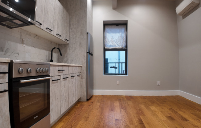 1223 BUSHWICK Avenue