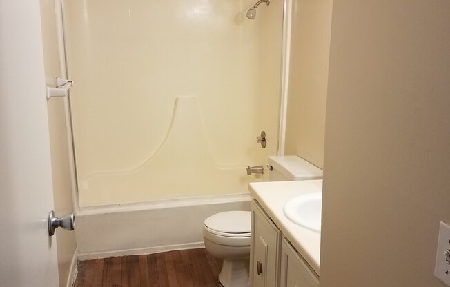 2 beds, 2 baths, 1,068 sqft, $1,299, Unit 7511-04