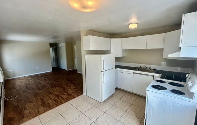 1 bed, 1 bath, 650 sqft, $1,275, Unit 9