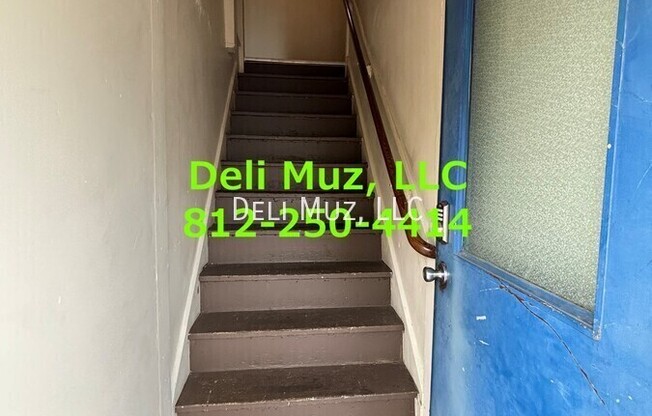 921 N MAIN ST