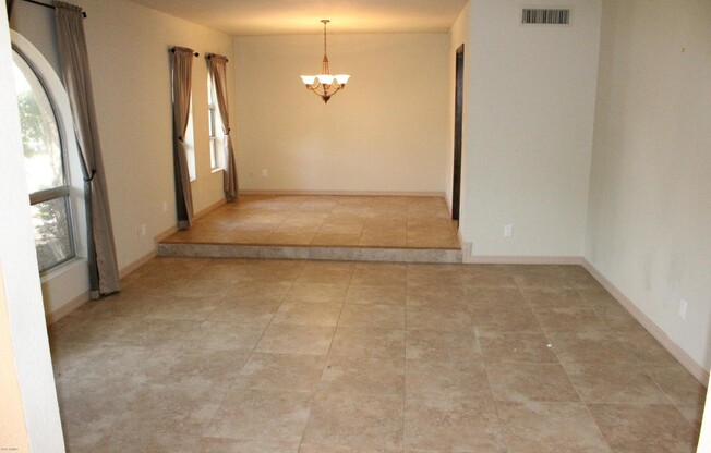 GORGEOUS 3 BEDROOM, 2 BATHROOM HOME WITH PEBBLE TECH POOL IN COVETED SCOTTSDALE LOCATION!