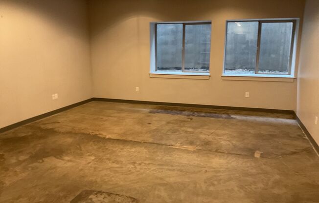 Studio, 1 bath, 548 sqft, $1,295, Unit B05