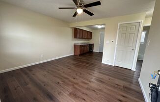 2 beds, 1 bath, 700 sqft, $1,200, Unit 2497
