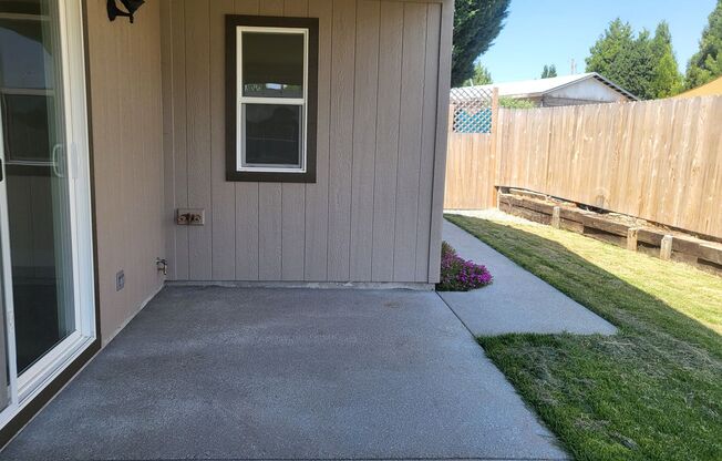 3 beds, 2 baths, $2,295