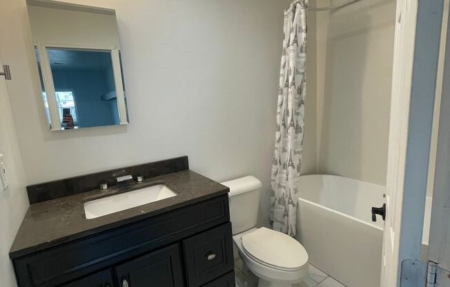2 bedroom 2 full bathrooms - Centrally located