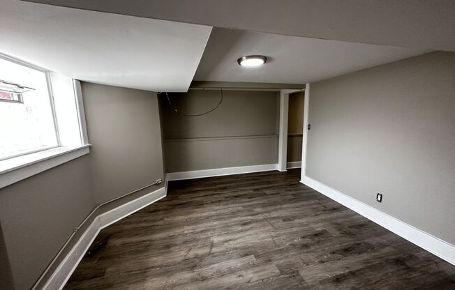 Stylish and Affordable: Renovated 2-Bedroom Basement Unit Steps from Midtown and Wayne State