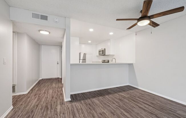 2 beds, 2 baths, 1,100 sqft, $2,498, Unit 4220.308