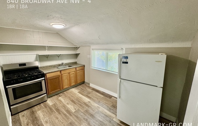 840 Broadway Ave NW