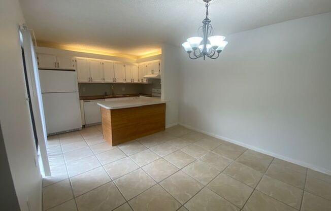 2 beds, 2 baths, $1,700, Unit Unit 2