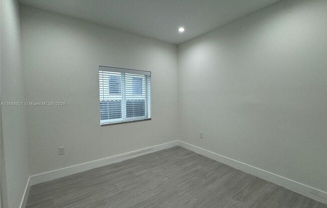 3 beds, 2 baths, 1,000 sqft, $3,600, Unit 1786 SW 9th St apt2 (A11688921)