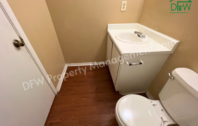 2 beds, 1 bath, $975, Unit 10