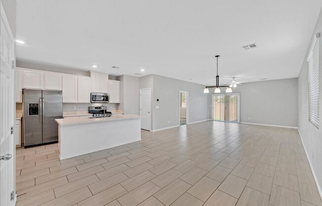 Spacious 3 bedroom, single story home in Sedona Ranch