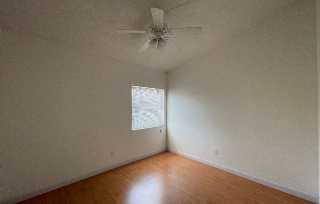 4316 LA MORA CT
