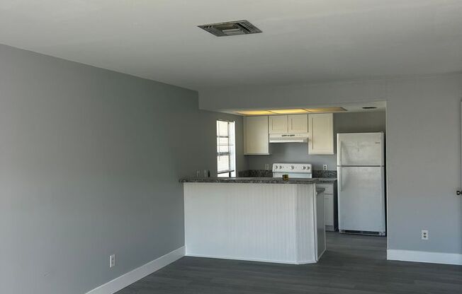 2829 Santa Barbara Blvd