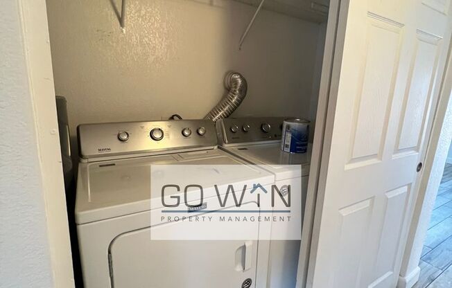 1727 W Mountain View Rd