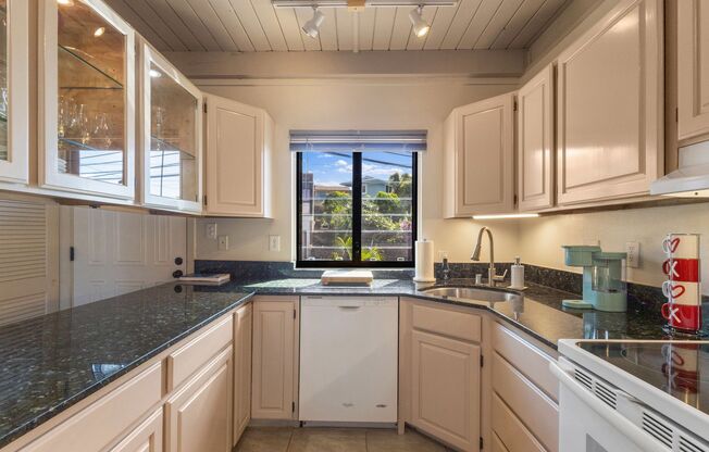 Ocean & Diamond Head Views – Kahala Gem