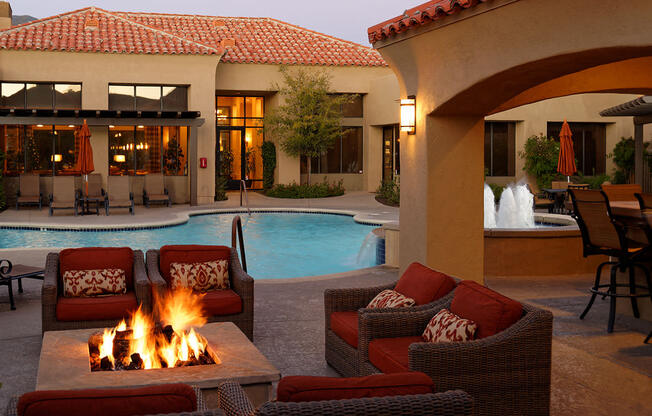Luxury Apartments Tucson Foothills with Fireside Lounge