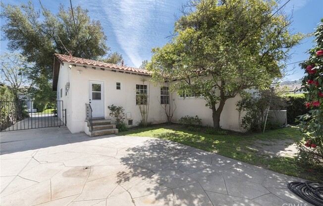 3 beds, 1.5 baths, 1,767 sqft, $6,000