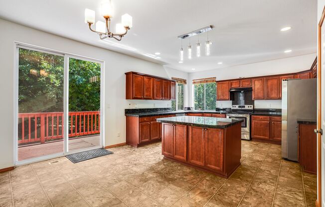 Beautiful 5 Bed, 3 Bath Rental Home in Bethany!