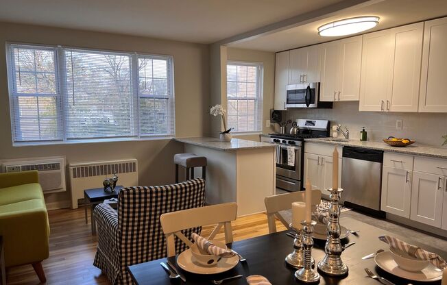 2 beds, 1 bath, 785 sqft, $2,095, Unit B3-1