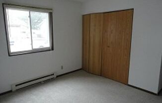 2 beds, 1 bath, $975