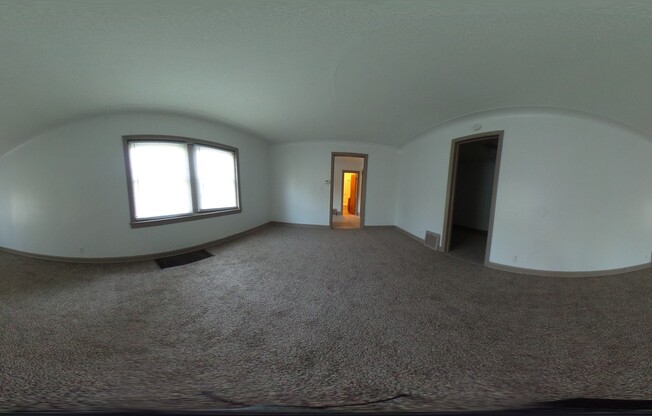 2 Bedroom / 1 Bath House in GREAT Location!