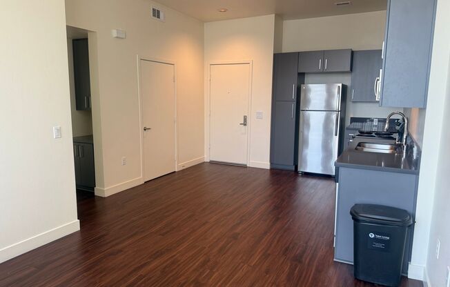 2 beds, 2 baths, 890 sqft, $2,650, Unit 456