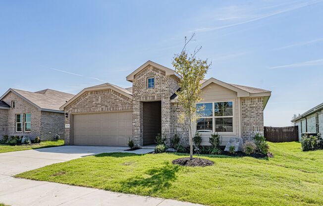 Brand new DR Horton home - never occupied! 5541 Legends Way, Denton, TX  76249