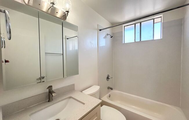 2 beds, 1 bath, $2,895, Unit 401