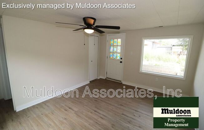 2125 1/2 E 8 ST
