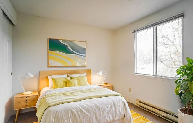 3 beds, 1 bath, 950 sqft, $1,620, Unit C-08