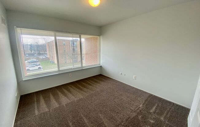 1 bed, 1 bath, 700 sqft, $1,095, Unit #302