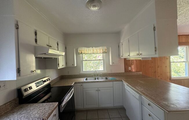 3 beds, 2 baths, $1,450