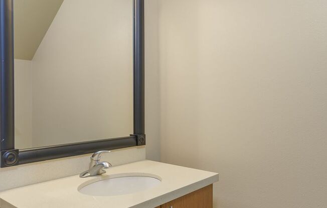 1 bed, 1.5 baths, 749 sqft, $1,995, Unit B037