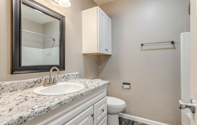 1 bed, 1 bath, 660 sqft, $815, Unit The Elms by ONYX #6