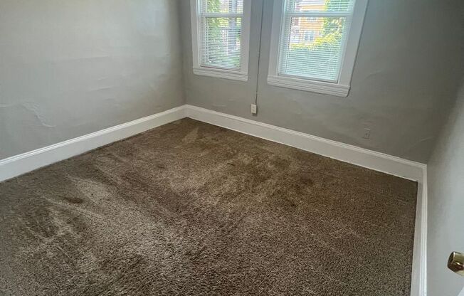 1 bed, 1 bath, 370 sqft, $975, Unit Unit 9